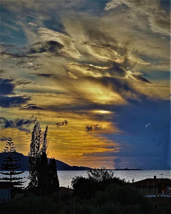 Steinturm Mit Dach-Terrasse Zwischen Fluss, Meer Und Gebirge- Spiti Pirgos Παραλία Σεργούλας Εξωτερικό φωτογραφία