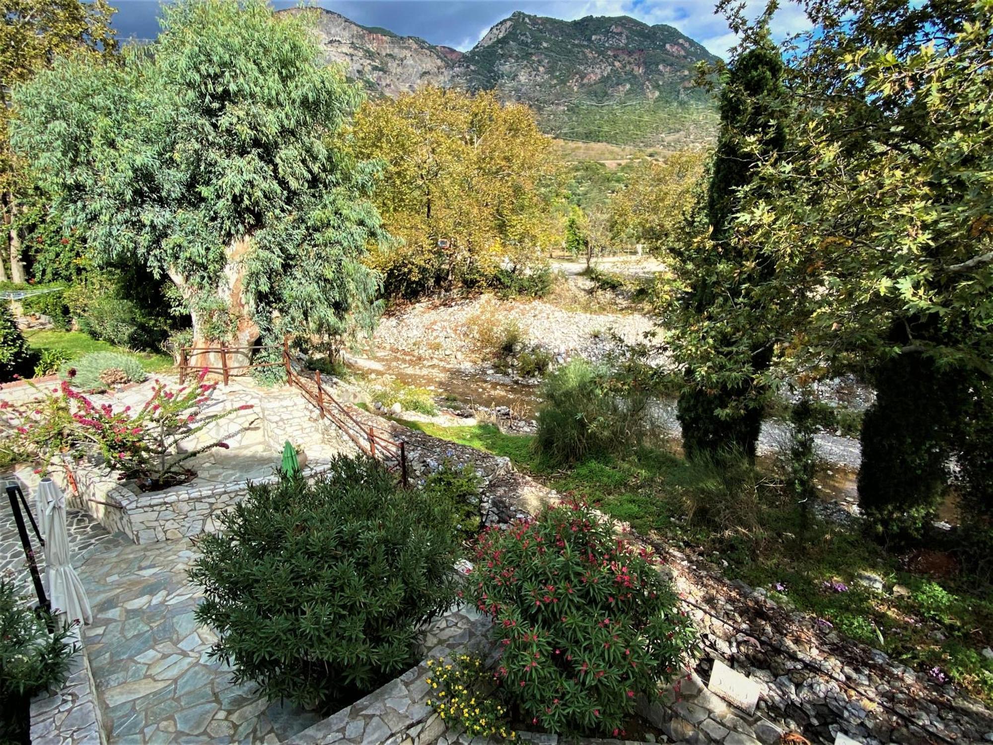 Steinturm Mit Dach-Terrasse Zwischen Fluss, Meer Und Gebirge- Spiti Pirgos Παραλία Σεργούλας Εξωτερικό φωτογραφία